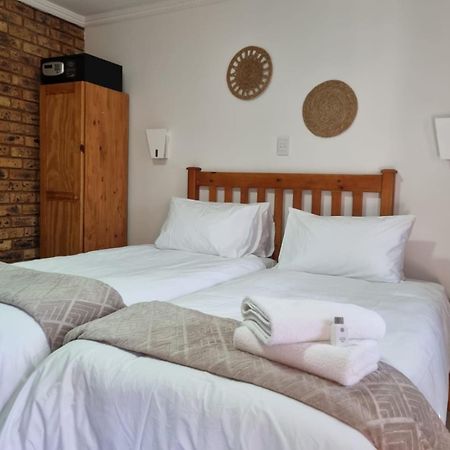 Airport Inn Bed And Breakfast Kempton Park Extérieur photo